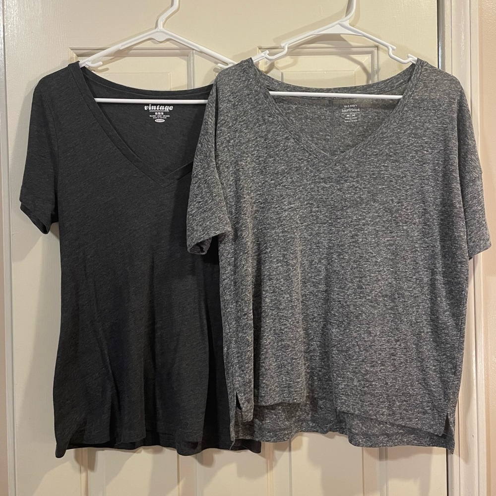 Bundle Old Navy V-Neck Boyfriend & Vintage T-Shirts Size Women’s Medium